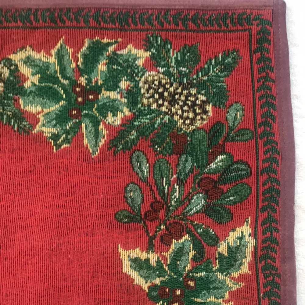 Holly & Acorn Mat